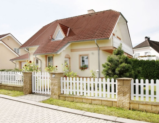 Jak dokonale sladit hliníkový plot s designem vašeho domu