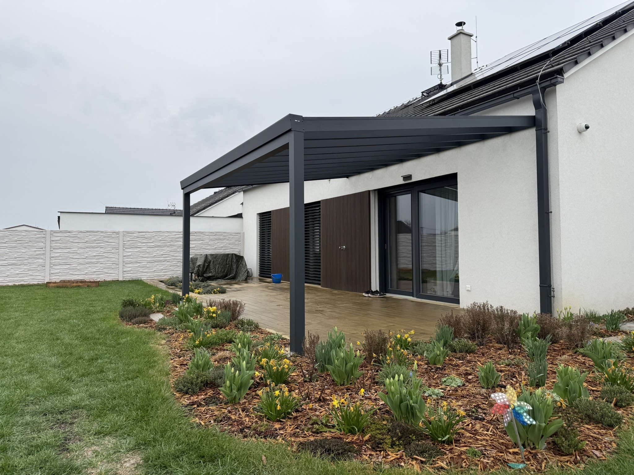 Údržba hliníkové pergoly: Dlouhodobá životnost bez zbytečné práce